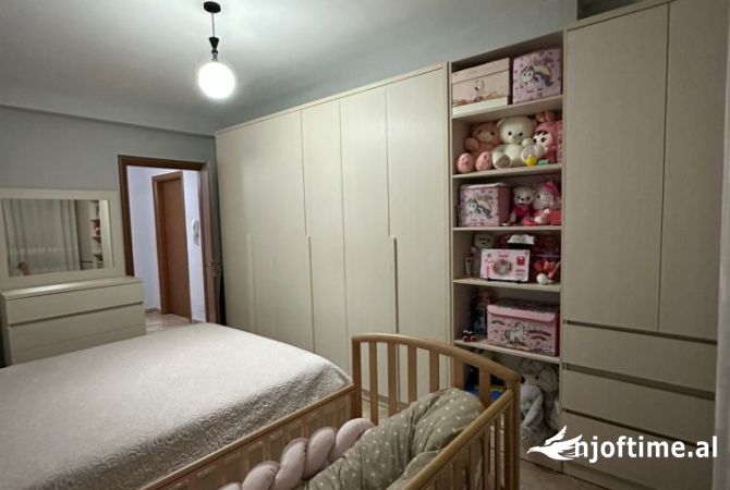 Shtepi me qera Apartament ne Tirane, 1+1, Mobilimi E mobiluar, Pagesa 45,000  Leke.