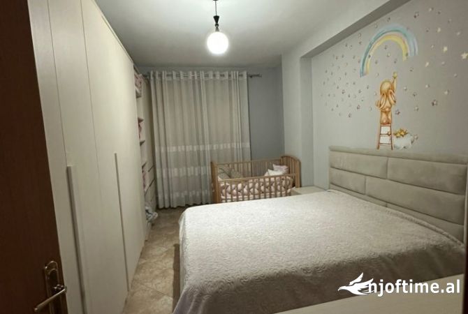 Shtepi me qera Apartament ne Tirane, 1+1, Mobilimi E mobiluar, Pagesa 45,000  Leke.