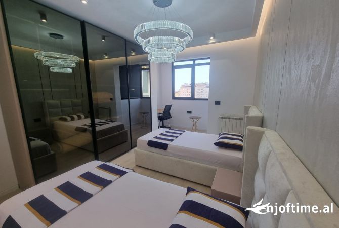 Shtepi ne shitje Apartament ne Tirane, 2+1, Mobilimi E mobiluar, Pagesa 450,000  Euro.