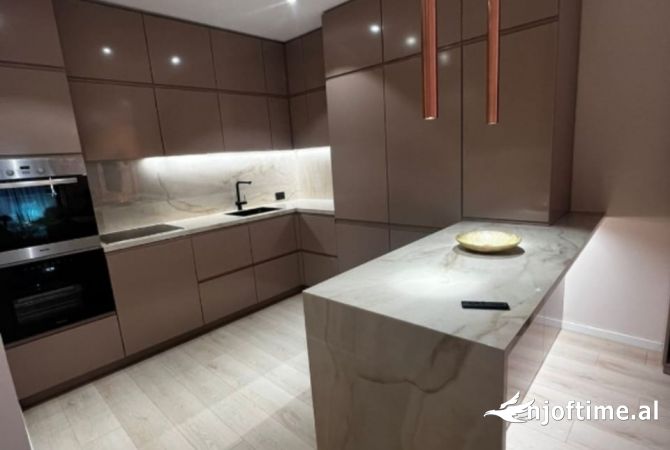 Shtepi ne shitje 2+1 ne Tirane - 450,000 Euro