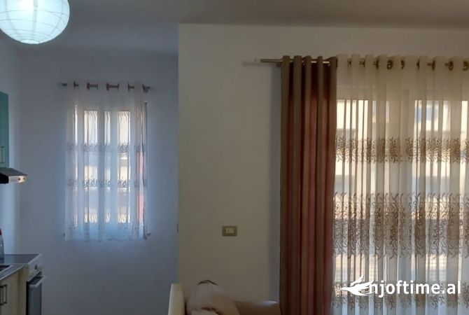Shtepi me qera 2+1 ne Tirane - 50,000 Leke
