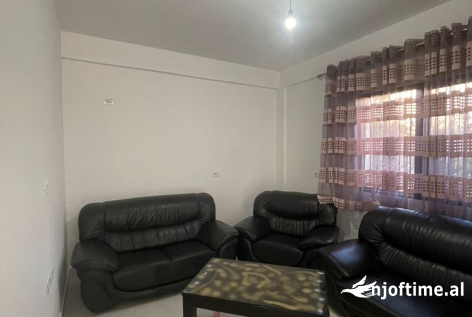 Shtepi me qera Shtepi Private ne Tirane, 2+1, Mobilimi E mobiluar, Pagesa 30,000  Leke.