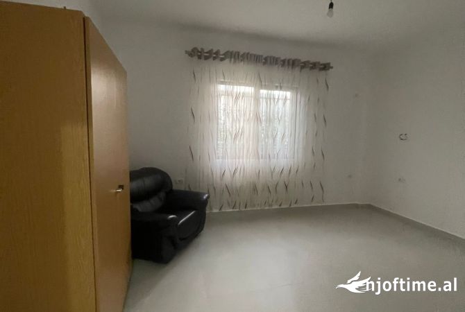 Shtepi me qera 2+1 ne Tirane - 30,000 Leke
