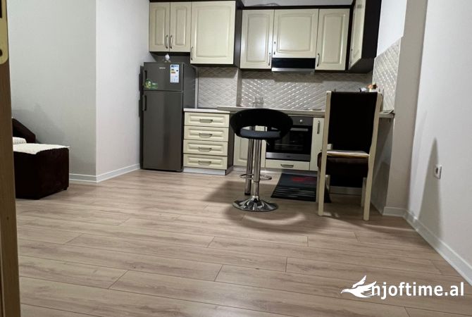 Shtepi me qera 1+1 ne Tirane - 45,000 Leke