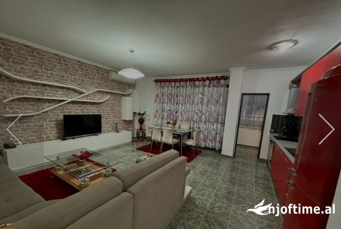 Shtepi me qera 2+1 ne Tirane - 65,000 Leke