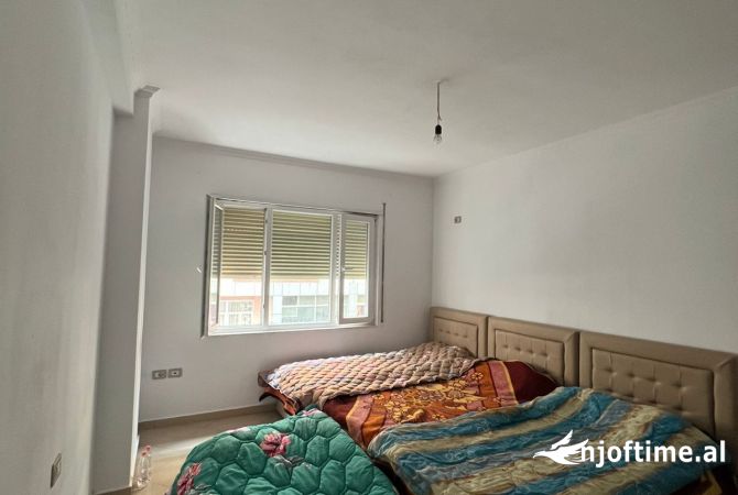 Shtepi me qera 2+1 ne Tirane - 400 Euro