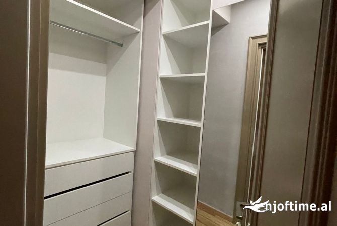 Shtepi me qera Apartament ne Tirane, 2+1, Mobilimi E mobiluar, Pagesa 1,000  Euro.
