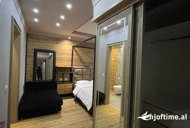 Shtepi me qera 2+1 ne Tirane - 1,000 Euro