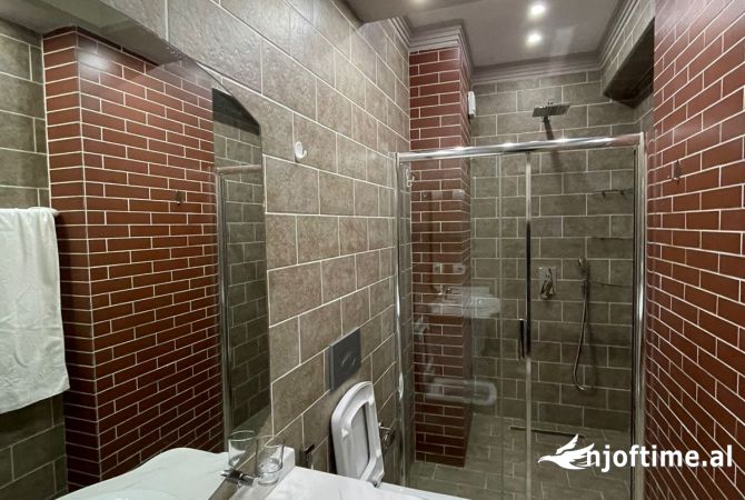 Shtepi me qera Apartament ne Tirane, 2+1, Mobilimi E mobiluar, Pagesa 1,000  Euro.