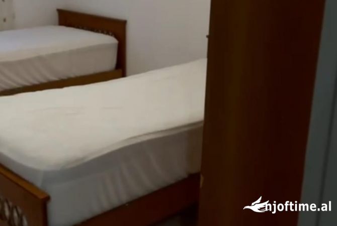 Shtepi me qera 2+1 ne Tirane - 40,000 Leke
