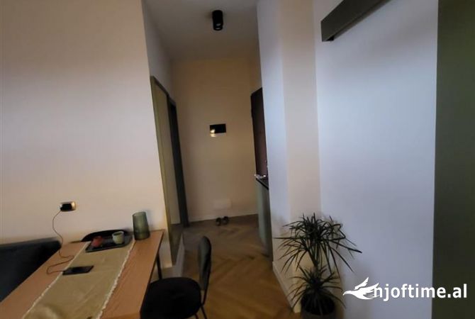 Shtepi me qera Apartament ne Tirane, 1+1, Mobilimi E mobiluar, Pagesa 50,000  Leke.