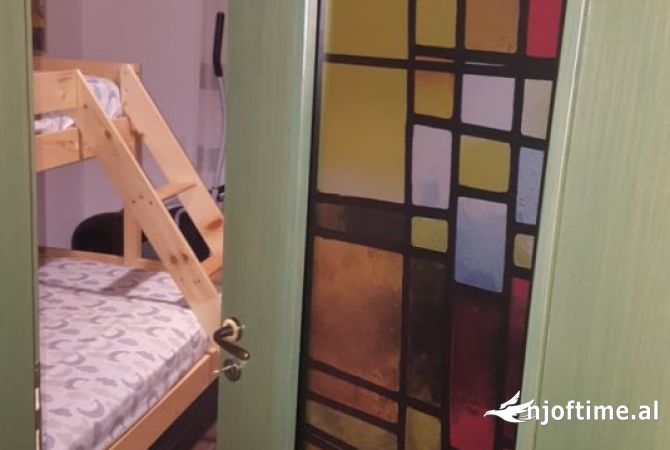 Shtepi me qera Apartament ne Tirane, 2+1, Mobilimi E mobiluar, Pagesa 68,000  Leke.