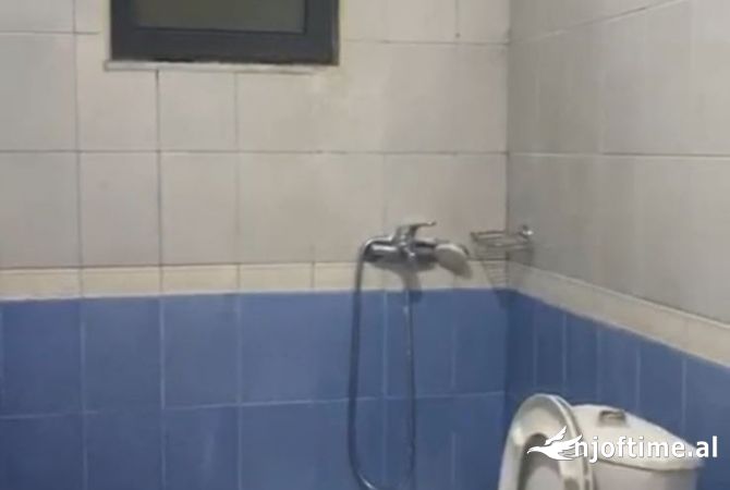 Shtepi me qera Apartament ne Tirane, 2+1, Mobilimi Pjeserisht e mobiluar, Pagesa 38,000  Leke.