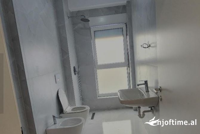 Shtepi me qera Apartament ne Tirane, 1+1, Mobilimi E mobiluar, Pagesa 40,000  Leke.