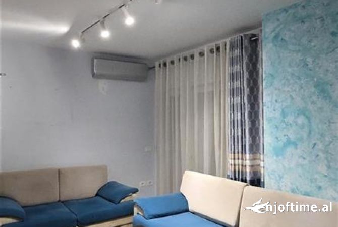 Shtepi me qera 2+1 ne Tirane - 720 Euro