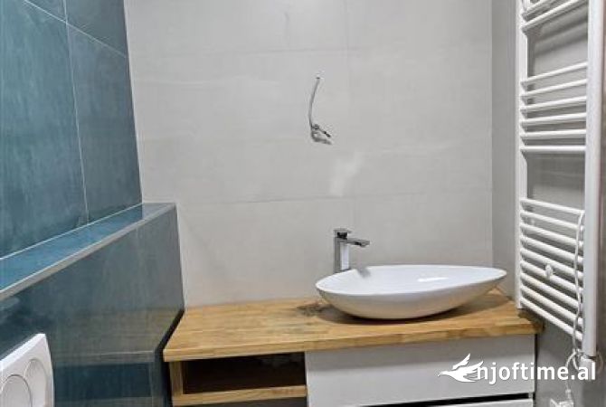 Shtepi me qera 2+1 ne Tirane - 720 Euro
