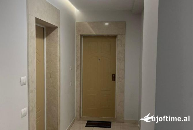 Shtepi me qera Apartament ne Tirane, 1+1, Mobilimi E mobiluar, Pagesa 750  Euro.