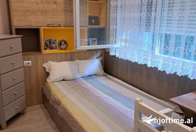 Shtepi ne shitje Vila Luksoze ne Durres, 2+1, Mobilimi E mobiluar, Pagesa 400,000  Euro.