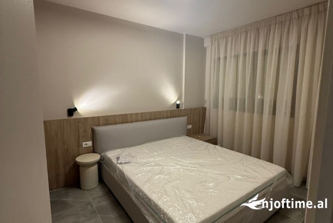 Shtepi me qera 2+1 ne Tirane - 1,050 Euro