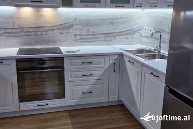 Shtepi me qera Shtepi Private ne Tirane, 2+1, Mobilimi E mobiluar, Pagesa 60,000  Leke.