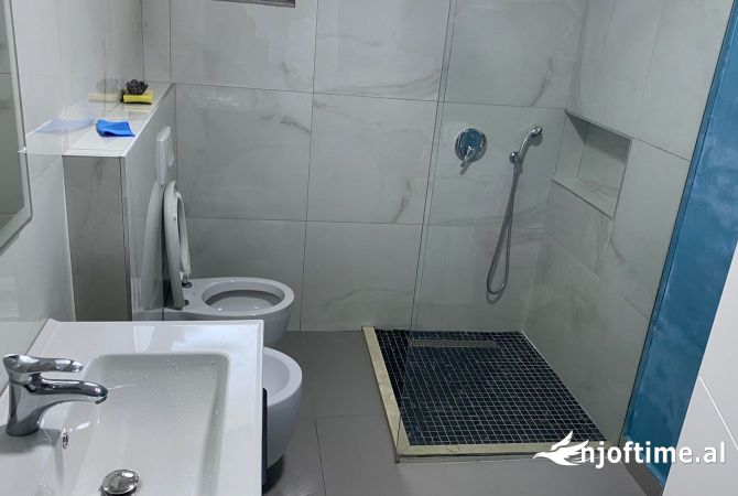 Shtepi me qera Shtepi Private ne Tirane, 1+1, Mobilimi E mobiluar, Pagesa 45,000  Leke.