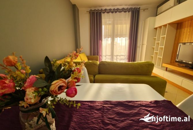 Shtepi me qera Apartament ne Tirane, 2+1, Mobilimi E mobiluar, Pagesa 65,000  Leke.