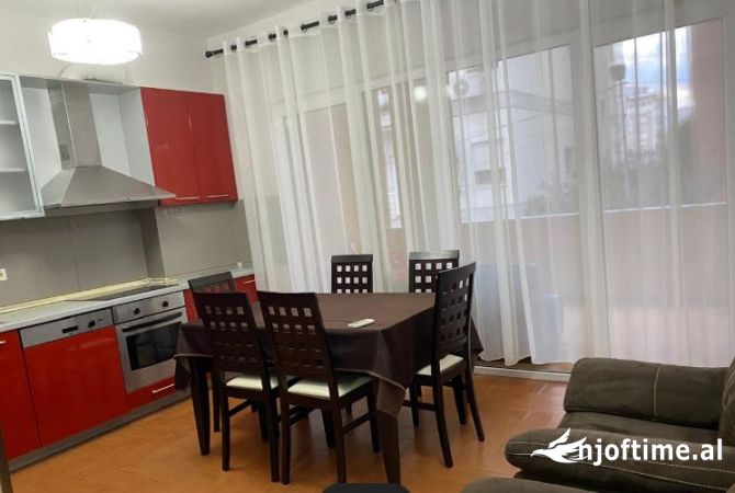 Shtepi me qera 2+1 ne Tirane - 60,000 Leke