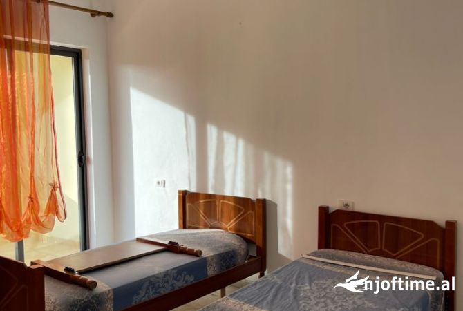 Shtepi ne shitje Apartament ne Tirane, 2+1, Mobilimi E mobiluar, Pagesa 134,000  Euro.