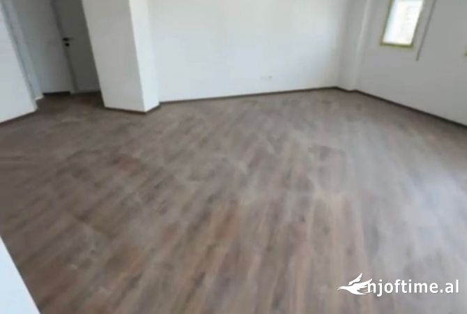 Shtepi me qera 2+1 ne Tirane - 400 Euro