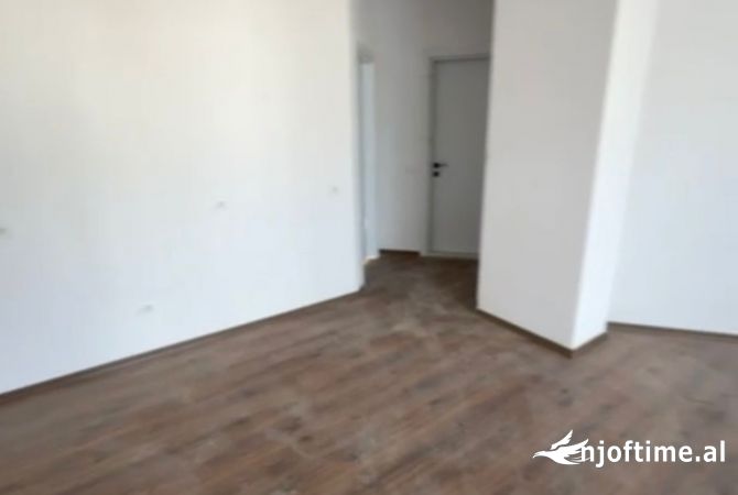 Shtepi me qera 2+1 ne Tirane - 400 Euro