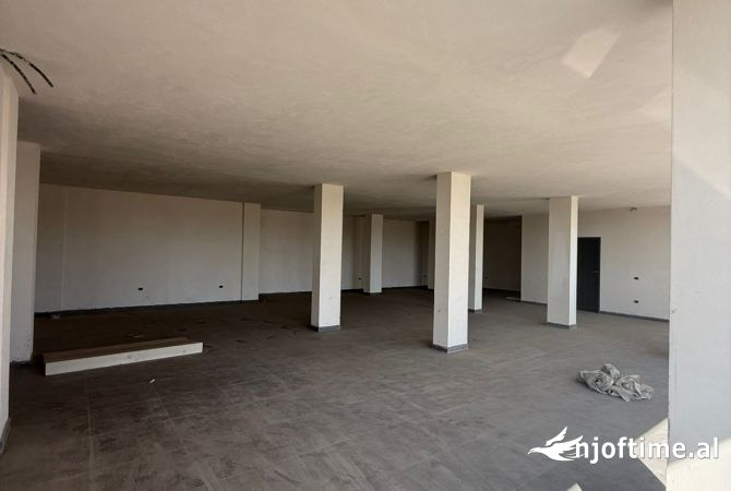Ambient biznesi me qera 1+1 ne Tirane - 700 Euro