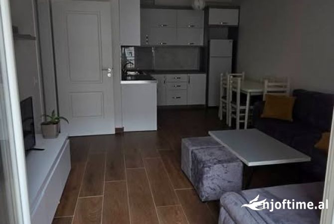 Shtepi me qera Apartament ne Tirane, 2+1, Mobilimi E mobiluar, Pagesa 45,000  Leke.