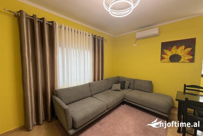 Shtepi me qera 2+1 ne Tirane - 600 Euro
