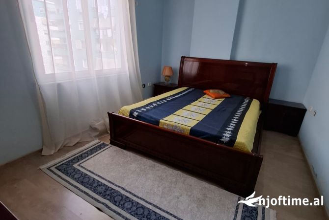 Shtepi me qera Apartament ne Tirane, 2+1, Mobilimi E mobiluar, Pagesa 45,000  Leke.