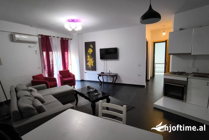 Shtepi me qera Apartament ne Tirane, 1+1, Mobilimi E mobiluar, Pagesa 50,000  Leke.