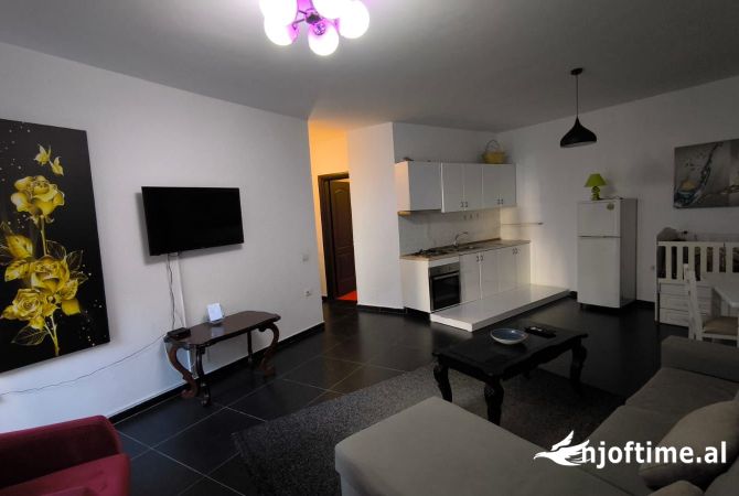 Shtepi me qera 1+1 ne Tirane - 50,000 Leke