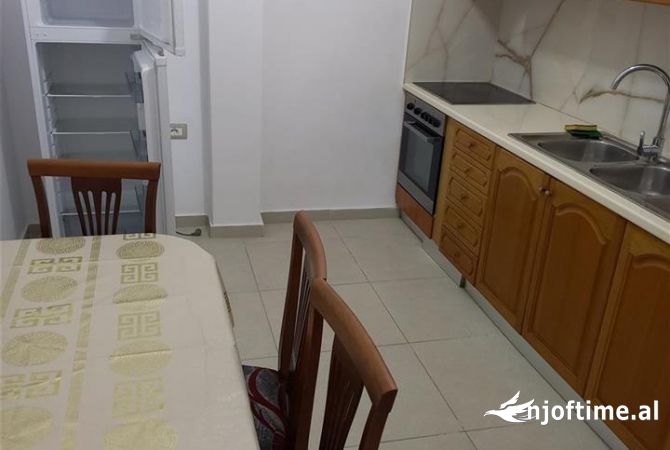 Shtepi me qera 2+1 ne Tirane - 37,000 Leke