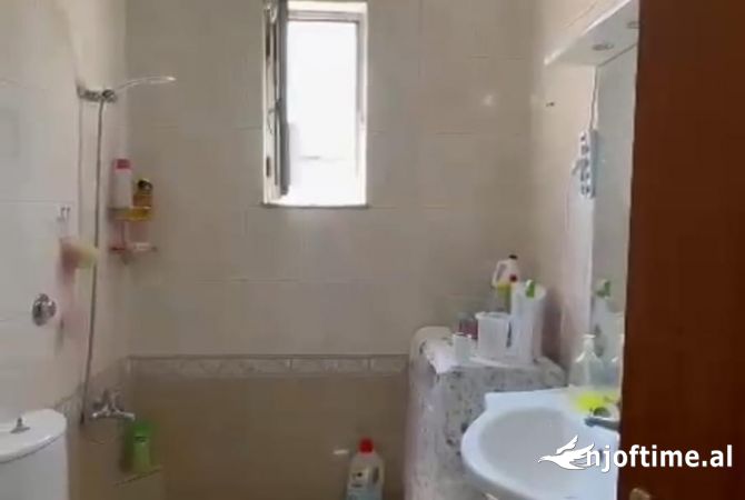 Shtepi me qera 2+1 ne Tirane - 50,000 Leke