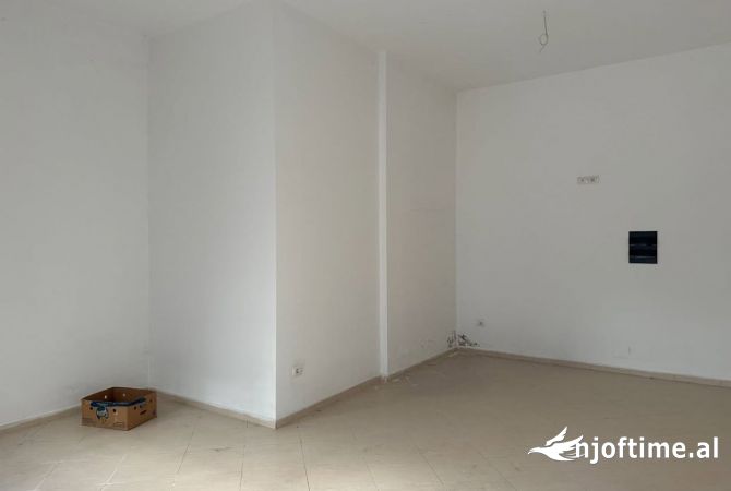 Ambient biznesi me qera 1+1 ne Tirane - 53,000 Euro