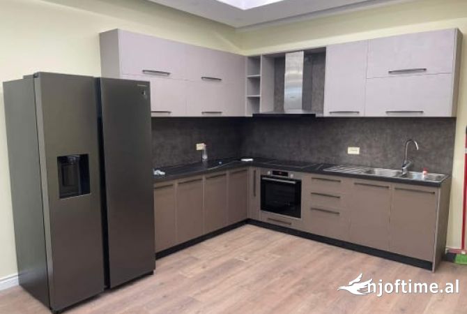 Shtepi me qera Apartament ne Tirane, 3+1, Mobilimi E mobiluar, Pagesa 65,000  Leke.