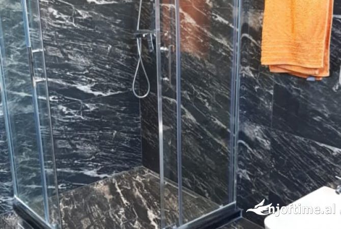 Shtepi me qera Apartament ne Tirane, 3+1, Mobilimi E mobiluar, Pagesa 65,000  Leke.