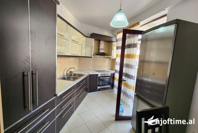 Shtepi me qera 2+1 ne Tirane - 40,000 Leke