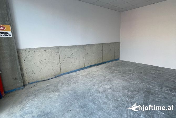 Ambient biznesi me qera 4+1 ne Tirane - 4,000 Euro