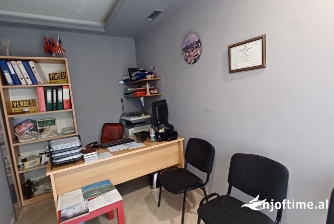 Shtepi ne shitje Apartament ne Tirane, 2+1, Mobilimi E mobiluar, Pagesa 318,500  Euro.