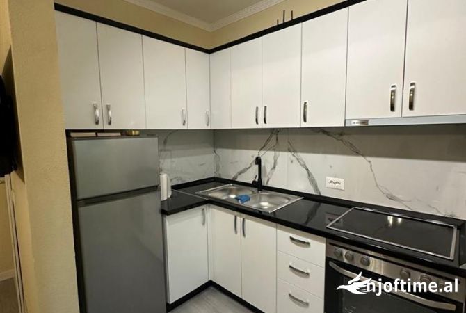 Shtepi me qera Apartament ne Tirane, 1+1, Mobilimi E mobiluar, Pagesa 450  Euro.