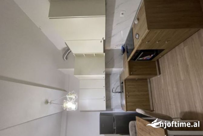 Shtepi me qera 1+1 ne Tirane - 50,000 Leke