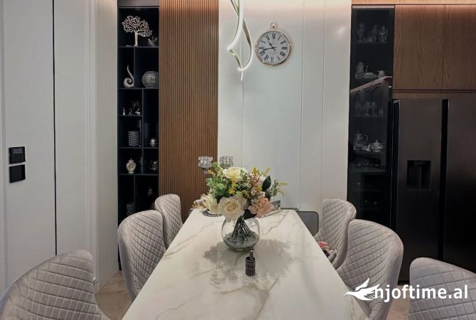 Casa in vendita 3+1 a Tirana - 700,000 Euro
