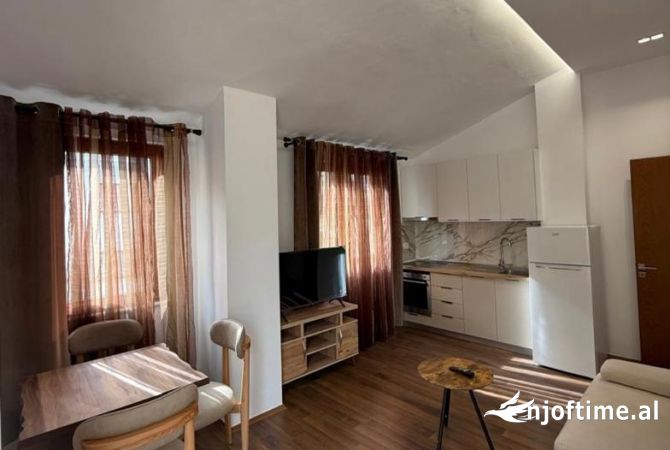 Shtepi me qera 1+1 ne Tirane - 50,000 Leke