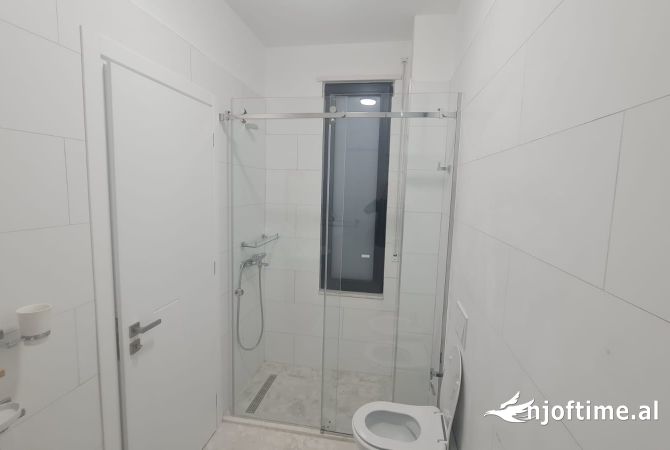 Shtepi me qera Apartament ne Tirane, 2+1, Mobilimi E mobiluar, Pagesa 80,000  Leke.