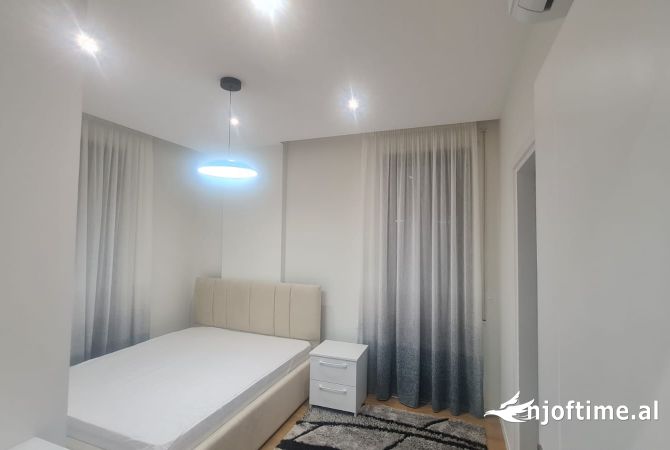 Shtepi me qera Apartament ne Tirane, 2+1, Mobilimi E mobiluar, Pagesa 80,000  Leke.